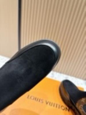 wholesale quality women louis vuitton shoes model no. 550